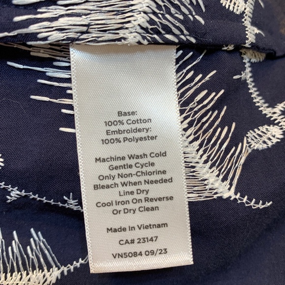 Talbots Embroidered Peasant Top XL Navy Blue Floral Leaves 100% Cotton Boho - Picture 12 of 12